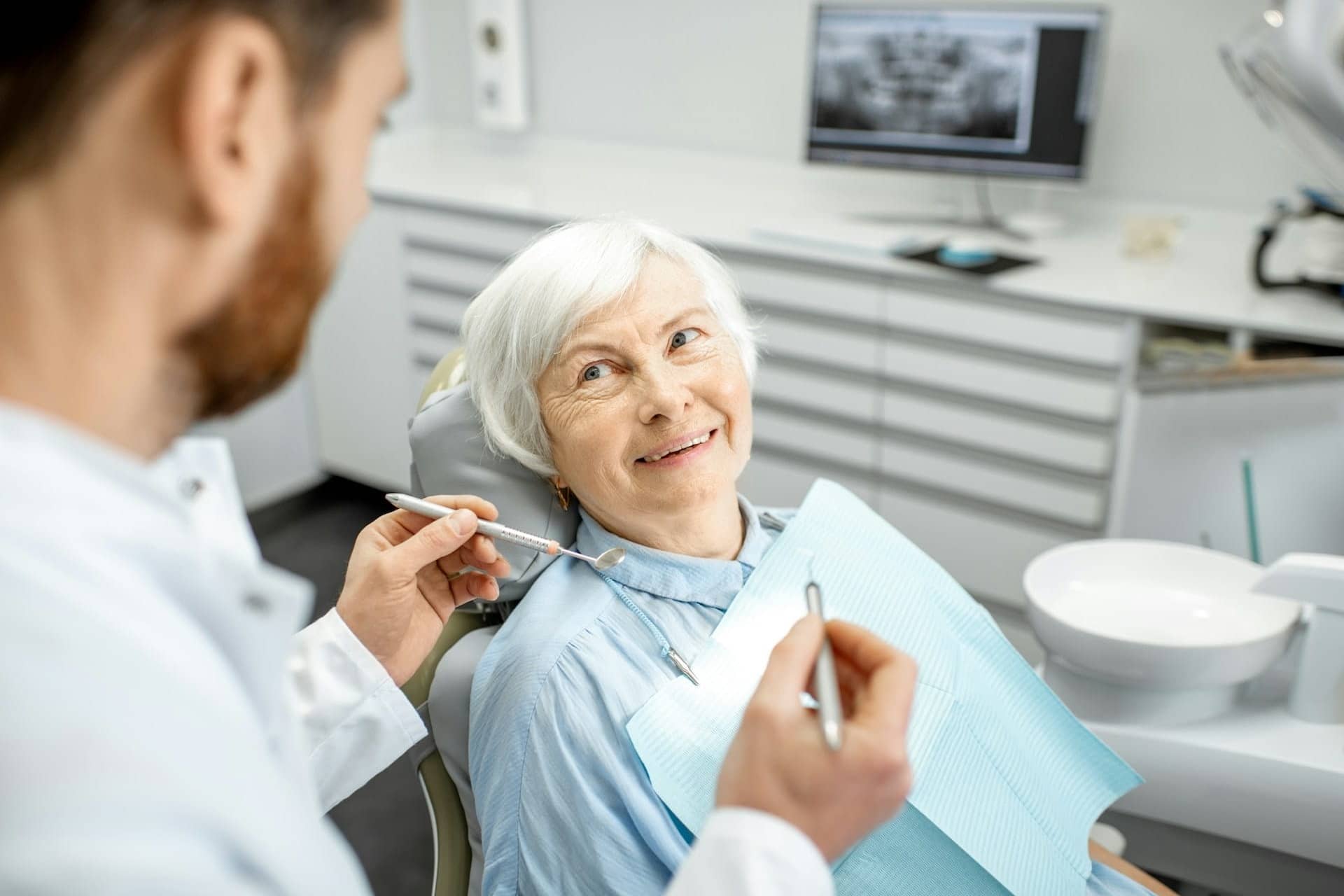 Finding Affordable Dental Implants for Seniors Near You
